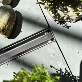 Rea ODPŁYW NEOX SLIM PRO SZCZOTKOWANY 900 REA-G4811