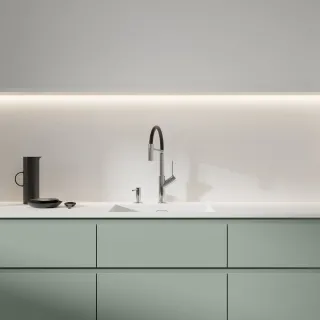 Omnires VITA bateria kuchenna z wyciąganą wylewką, chrom połysk/czarny mat VI6350BLCR