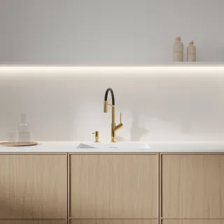 Omnires VITA bateria kuchenna z wyciąganą wylewką, złoty połysk/czarny mat VI6350BLGL