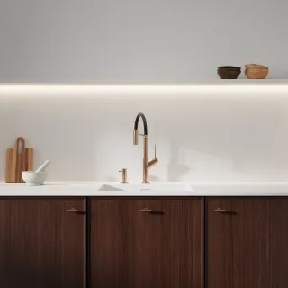 Omnires VITA bateria kuchenna z wyciąganą wylewką, miedź szczotkowana/czarny mat VI6350BLCPB