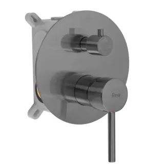 Rea ZESTAW NATRYSKOWO-WANNOWY Z WYLEWKĄ LUNGO TYTAN REA-P6380