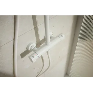 KFA Armatura MOZA PREMIUM WHITE deszczownia z baterią termostatyczną 5736-920-44